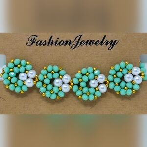 Chic Beaded Bracelet with Green and Gold Accents